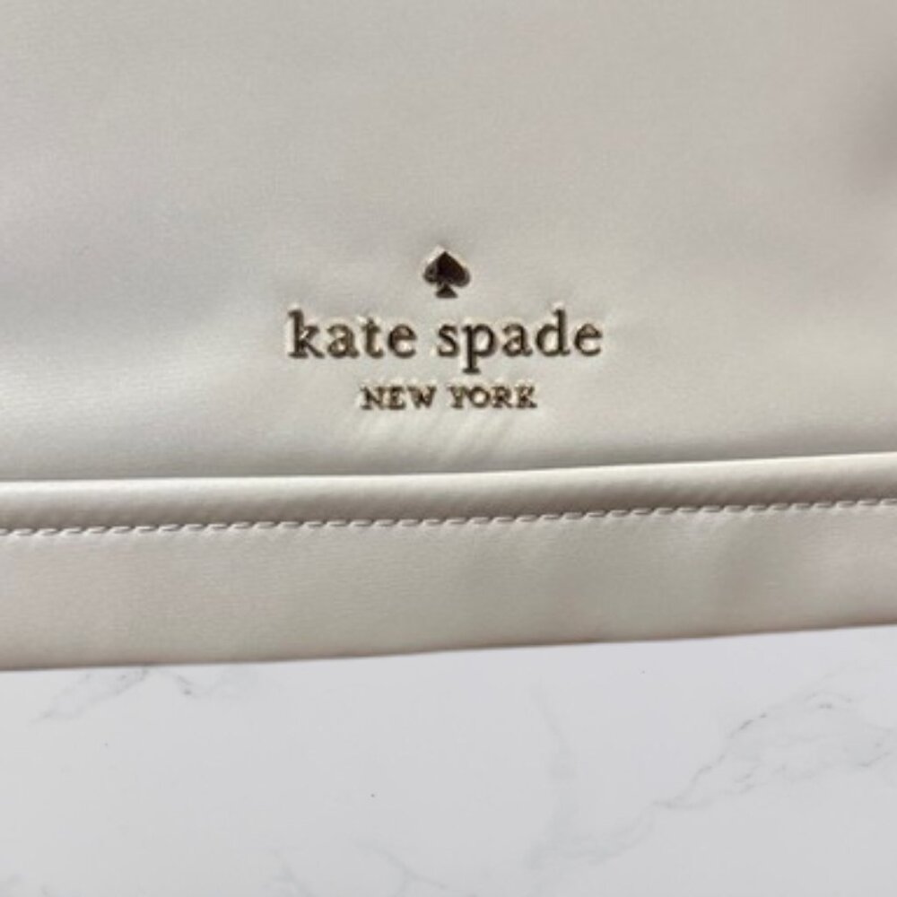 NWT Kate Spade New York Chelsea Large Duffle Crossbody Platinum Grey - Picture 9 of 13